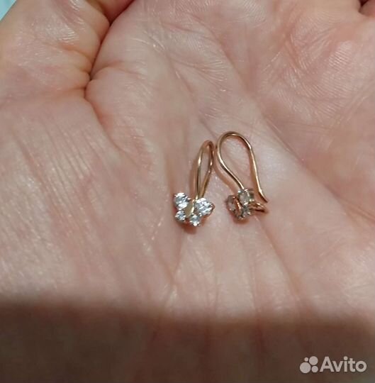 Золотые серьги