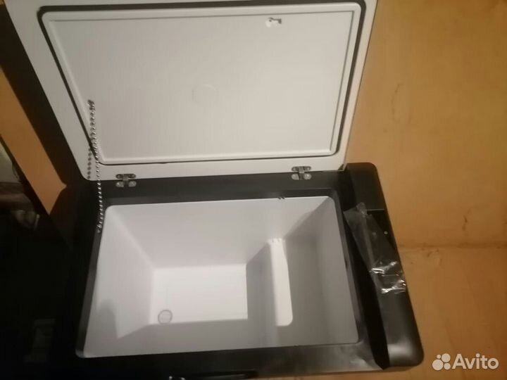 Автомобильный компресорный морозильник