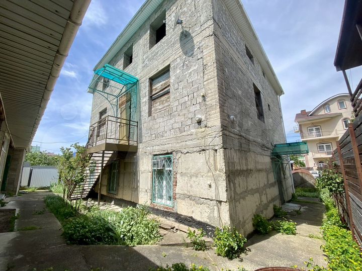 Дом 265 м² на участке 4,8 сот.