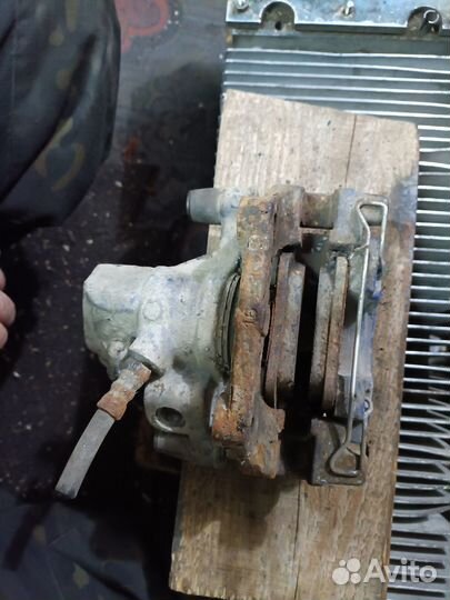 Задний правый суппорт Mazda Mazda 3 (BK)