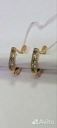 Золотые серьги с камнем