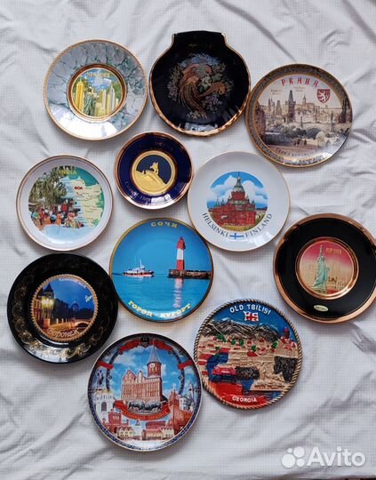 Сувенирные тарелки из разных стран