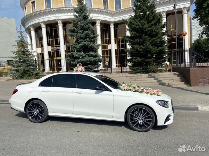 Свадебные украшения на машину