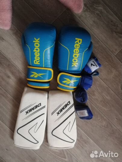 Боксерские перчатки 12 oz