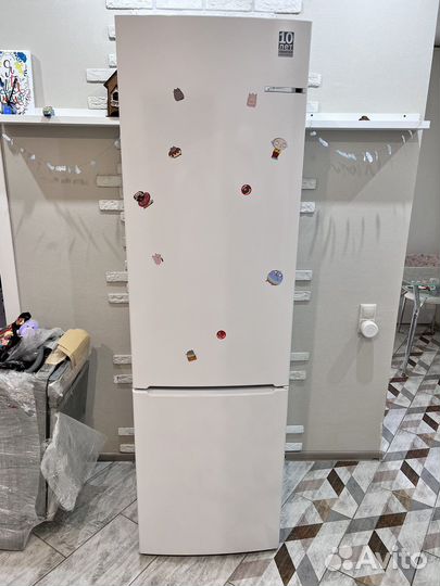 Холодильник Б/у Bosch KGV39XW21R