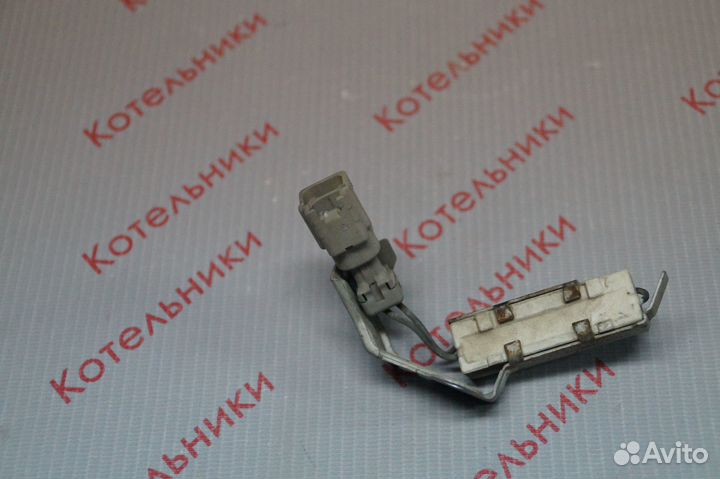 Nissan 31037-8E002 Резистор кпп