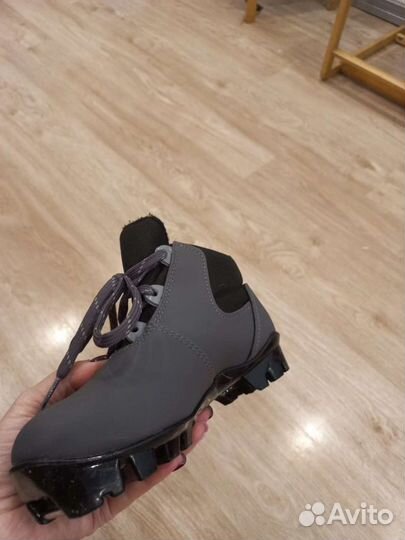 Лыжные ботинки