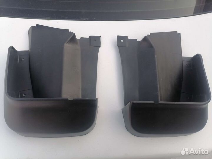 Брызговик Honda Civic 4d