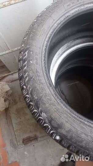 Pirelli Carrier Winter 215/55 R17