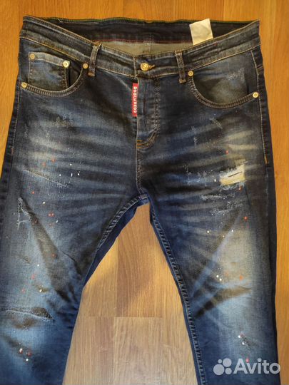 Джинсы Dsquared2, Канада