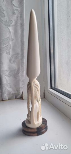 Натуральный бивень. Статуэтка африканка