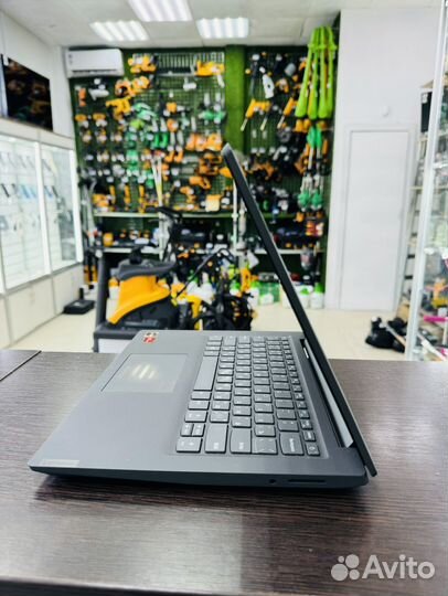 Ноутбук Lenovo V14-ADA 82C6006DRU