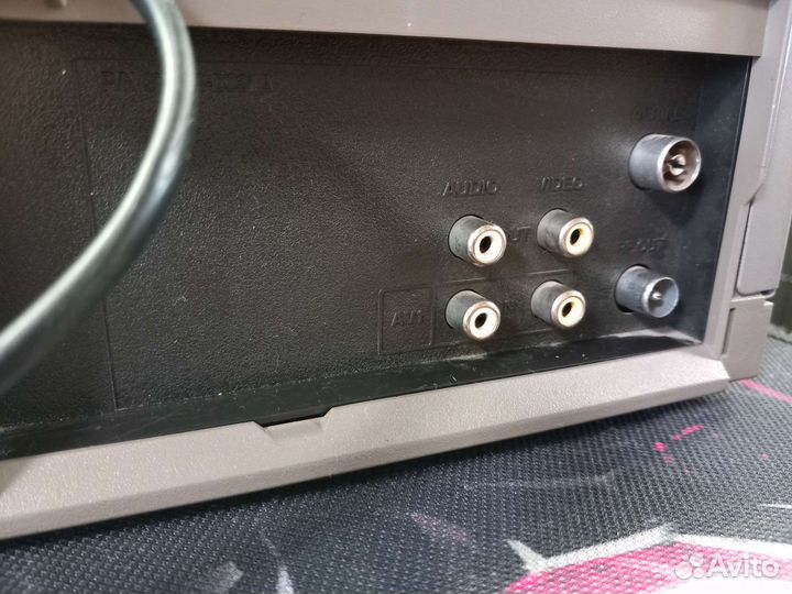 Видеомагнитофон LG BC290W