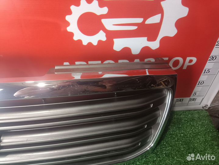 Решетка радиатора Toyota Land Cruiser