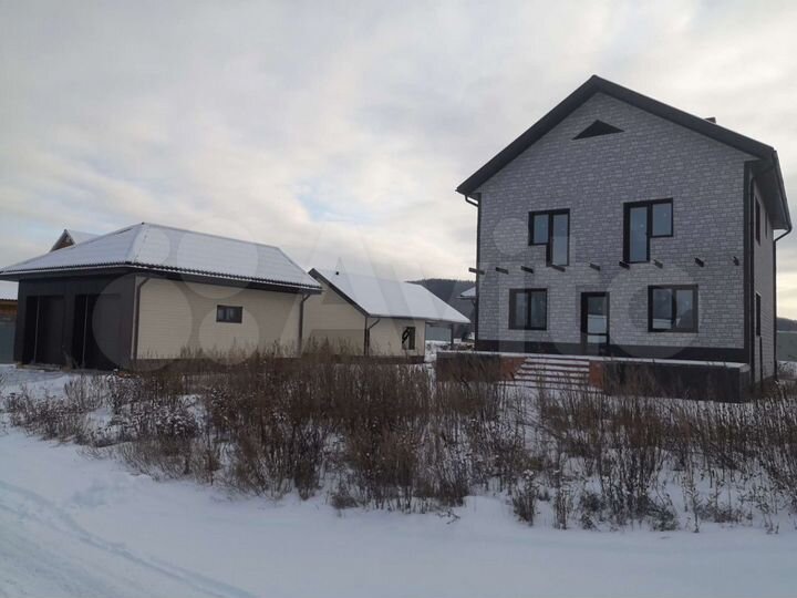 Дом 327 м² на участке 15 сот.