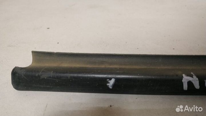 Уплотнитель стекла двери задний левый Daewoo Nexia