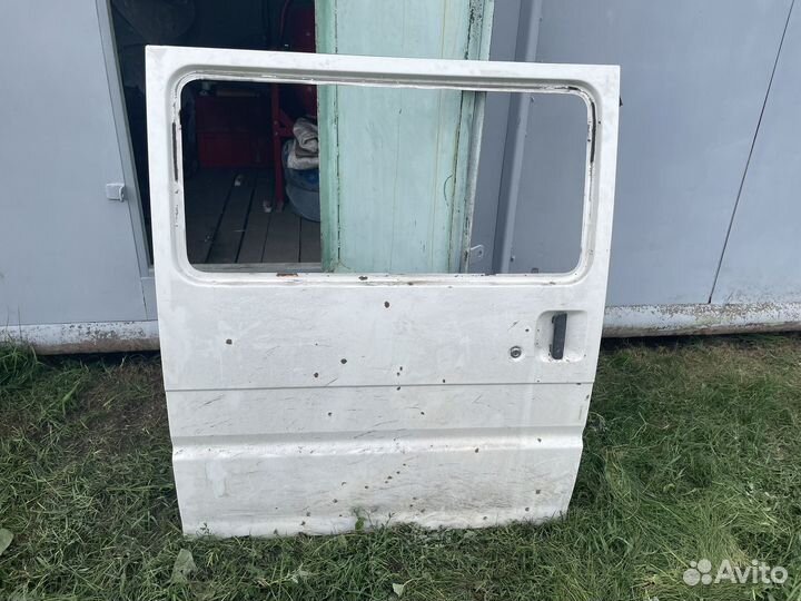 Дверь мазда бонго правая