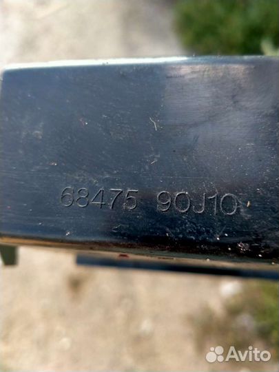 Вещевой ящик Nissan Primera P10