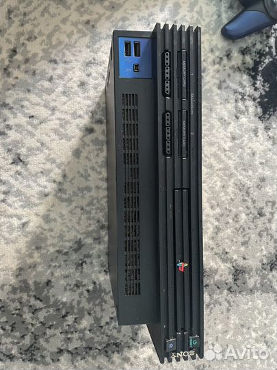 Sony Playstation 2 (полный комплект) + 4 джойстика