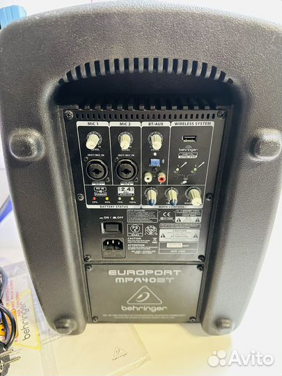 Аккумуляторная колонка Behringer MPA40BT