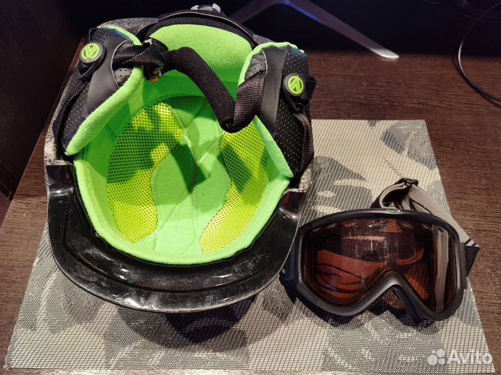 Горные лыжи и ботинки (горнолыжный комплект)