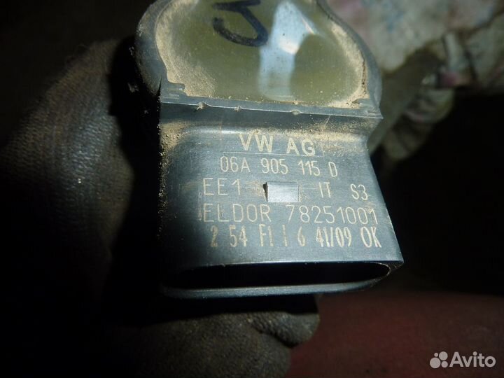Катушка зажигания 06A905115D