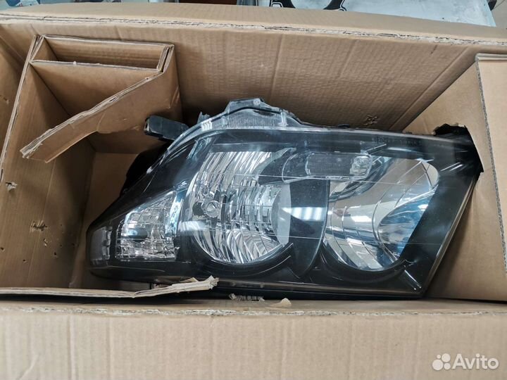 Фары на toyota land cruiser 200 передние