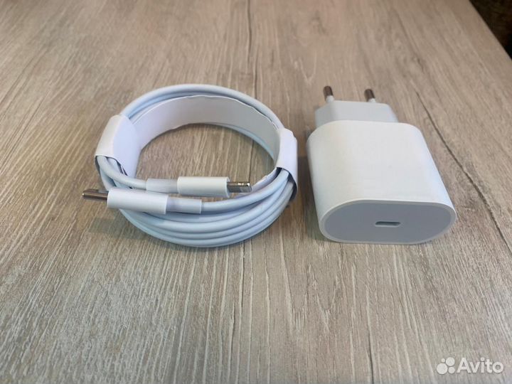 Зарядка на iPhone