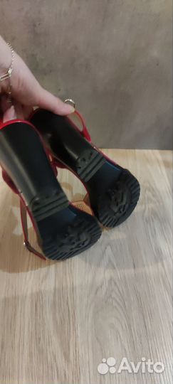 Босоножки женские 37 размер высокий каблук