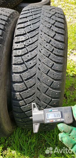 Michelin X-Ice North 4 215/60 R17