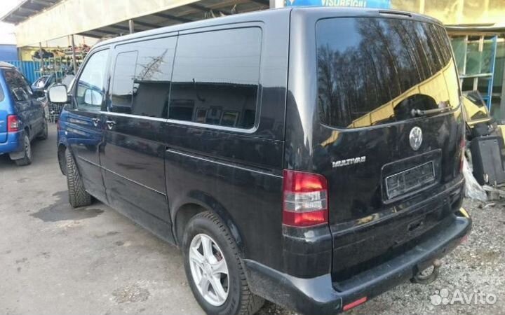 Volkswagen Multivan T5 2005 г по запчастям