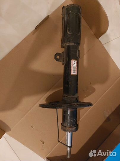 Амортизатор передний правый toyota camry бу