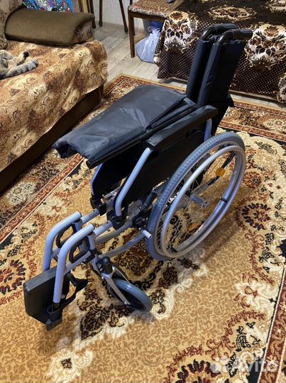 Кресло-коляска для инвалидов