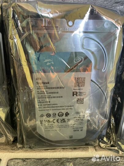Seagate SkyHawk 4 TB новые в упаковке