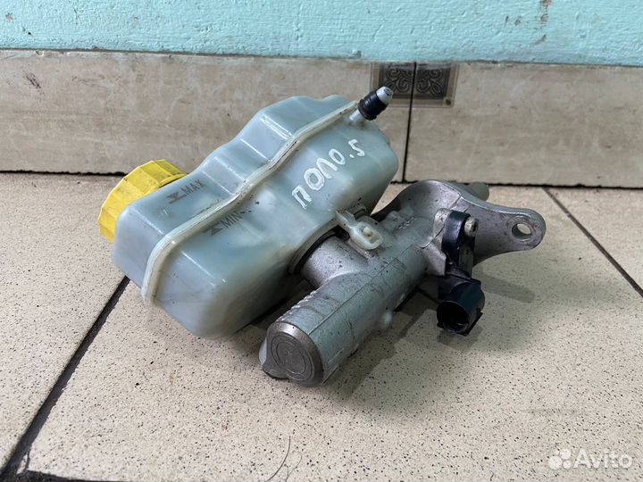 Главный тормозной цилиндр Volkswagen Polo 5