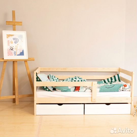 Детская кровать из массива