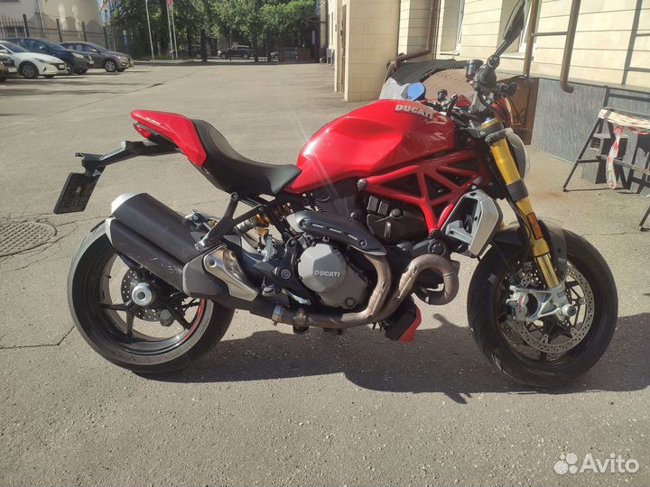 Ducati Monster 1200S
