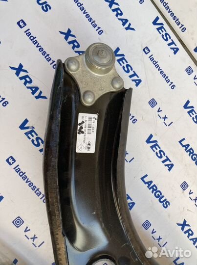 Рычаг подвески Веста в сборе оригинал