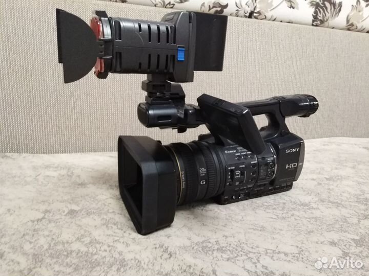 Камера Sony AX2000 со всем оборудованием