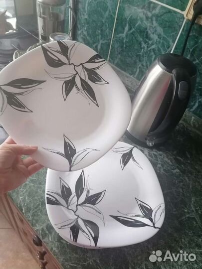 Тарелки и чашки