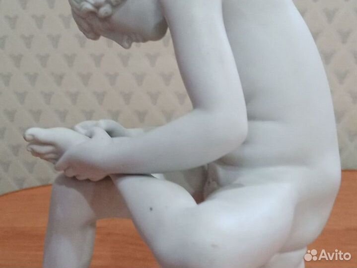 Статуэтка фарфор