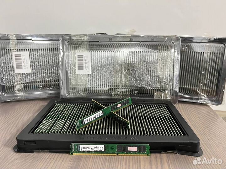 Kingston DDR3 8GB 1600MHz в количестве