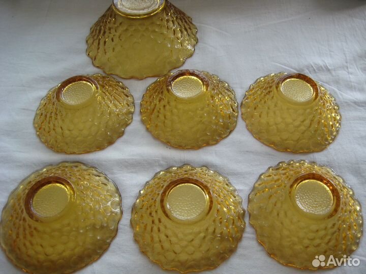 Блюдца, цветное стекло