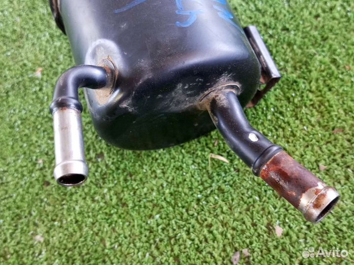 Бачок гур Nissan March K11