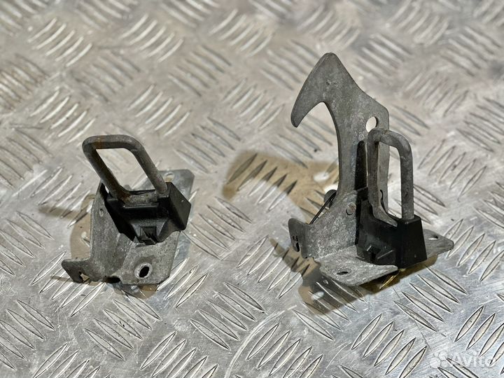 Крюк капота BMW X3 F25 X4 F26