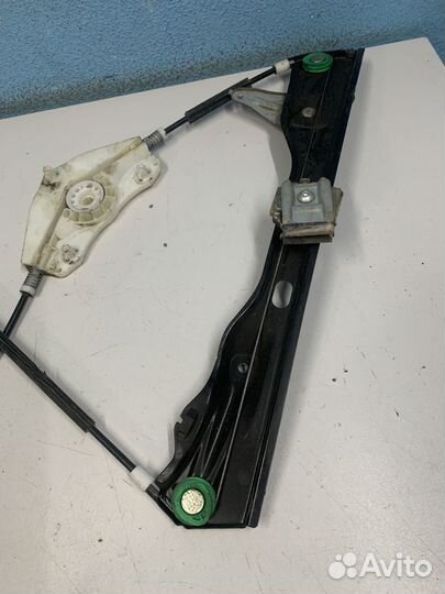 VW Passat B7 стеклоподъемник передний левый