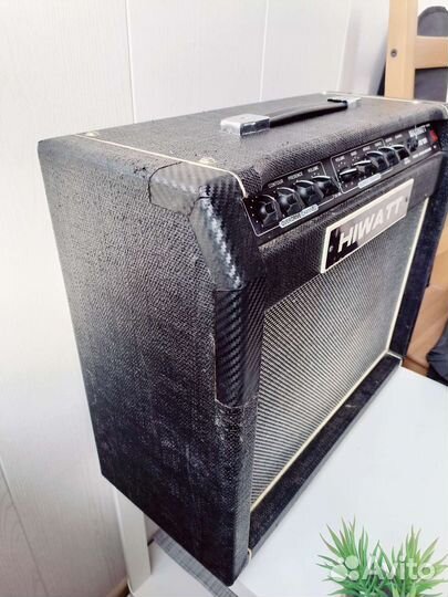 Комбоусилитель Hiwatt Maxwatt G40вт (динамик '12)