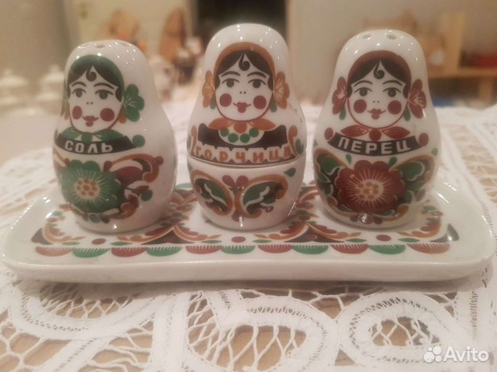 Фарфоровые чайники