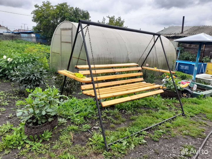 Садовые качели новые