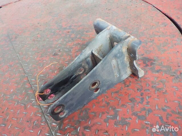 Кронштейн усилителя бампера левый Mercedes-Benz